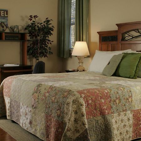 Seven Oaks Bed & Breakfast High Point Exterior photo